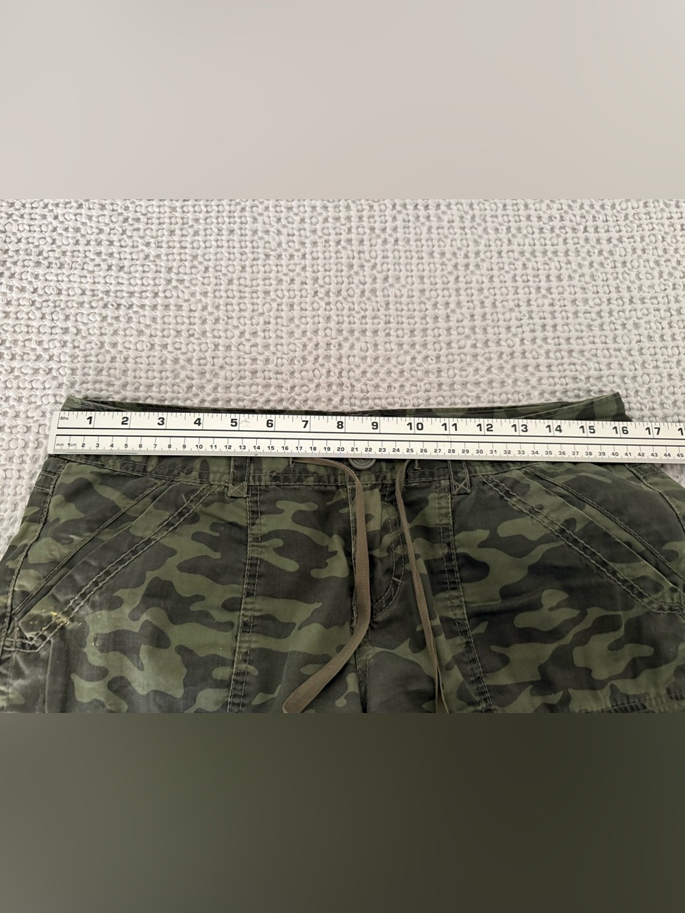 UNIONBAY womens capri Olive Camo Cargo Pants size 9 juniors - Picture 3 of 9